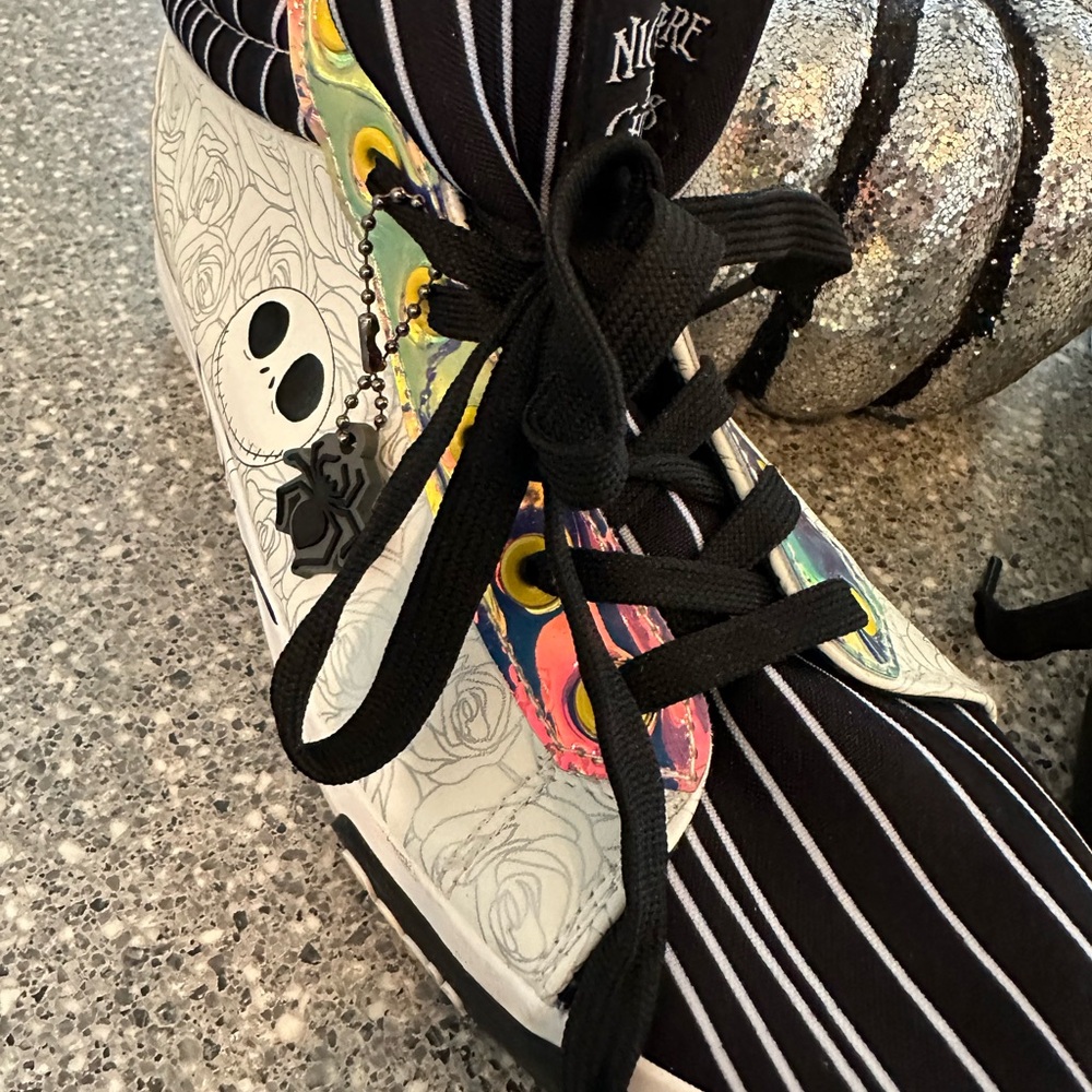 Disney Tim Burton’s Nightmare Before Christmas high tennis shoes Sz 8 - Picture 9 of 14